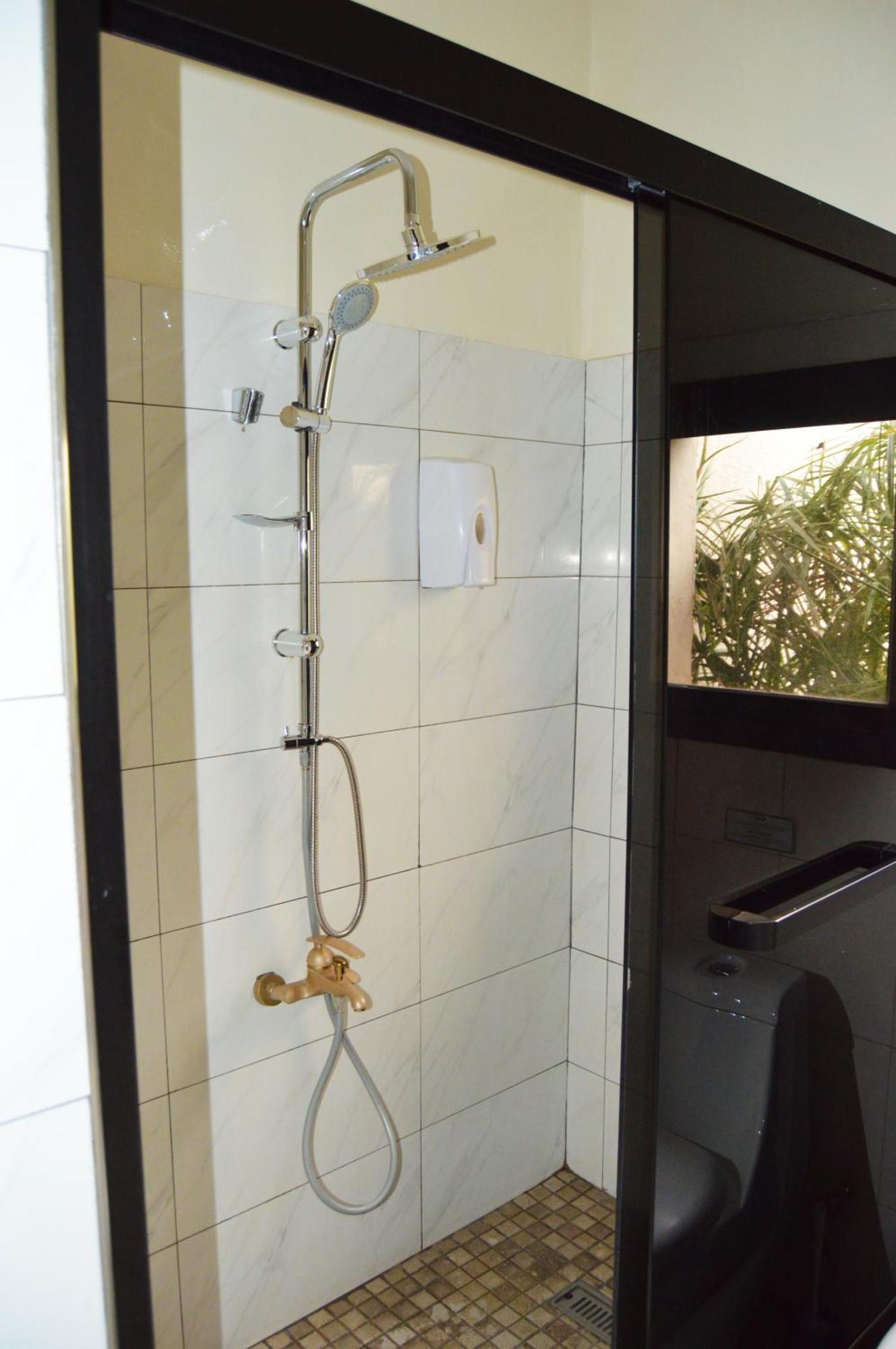 לובומבאשי Bougainvilla Boutique Hotel & Restaurant מראה חיצוני תמונה