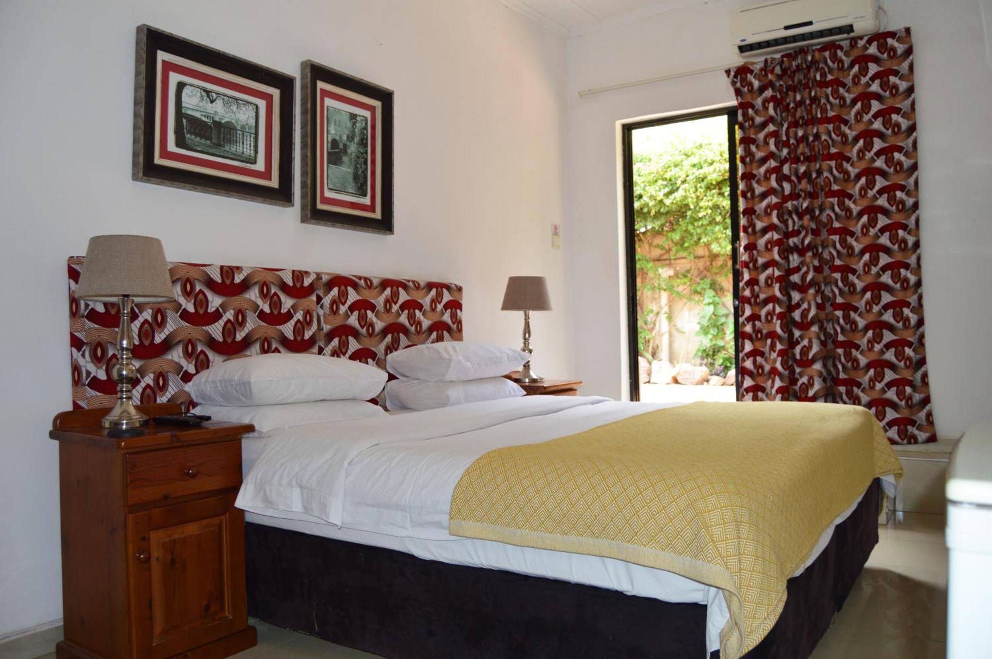 לובומבאשי Bougainvilla Boutique Hotel & Restaurant מראה חיצוני תמונה