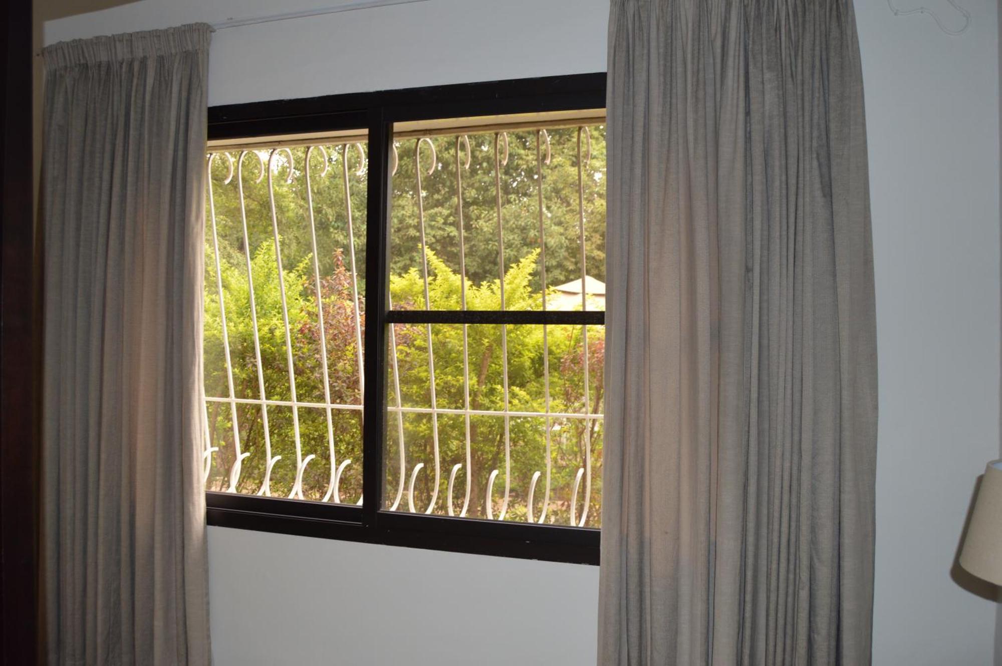 לובומבאשי Bougainvilla Boutique Hotel & Restaurant מראה חיצוני תמונה