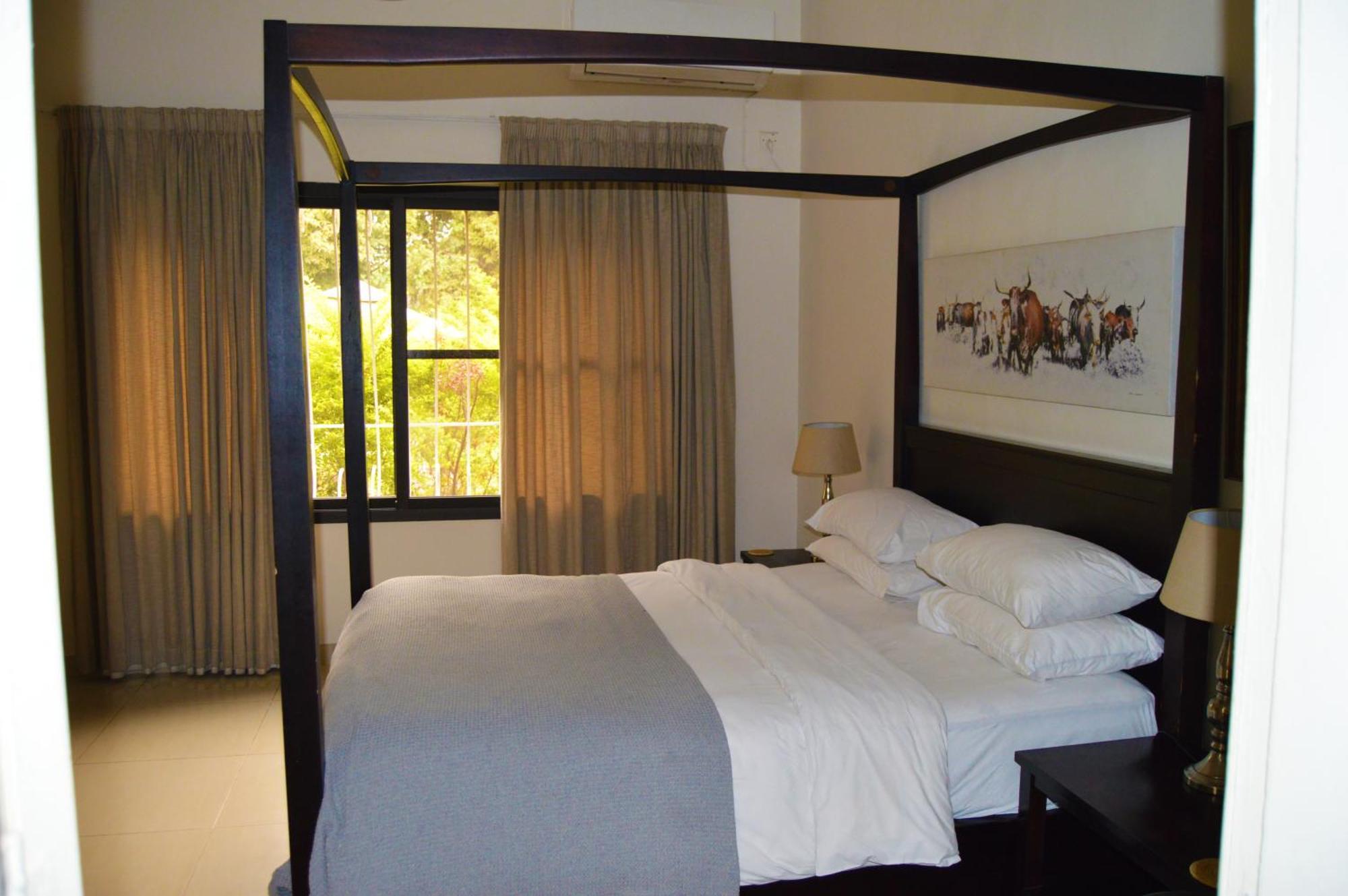 לובומבאשי Bougainvilla Boutique Hotel & Restaurant מראה חיצוני תמונה