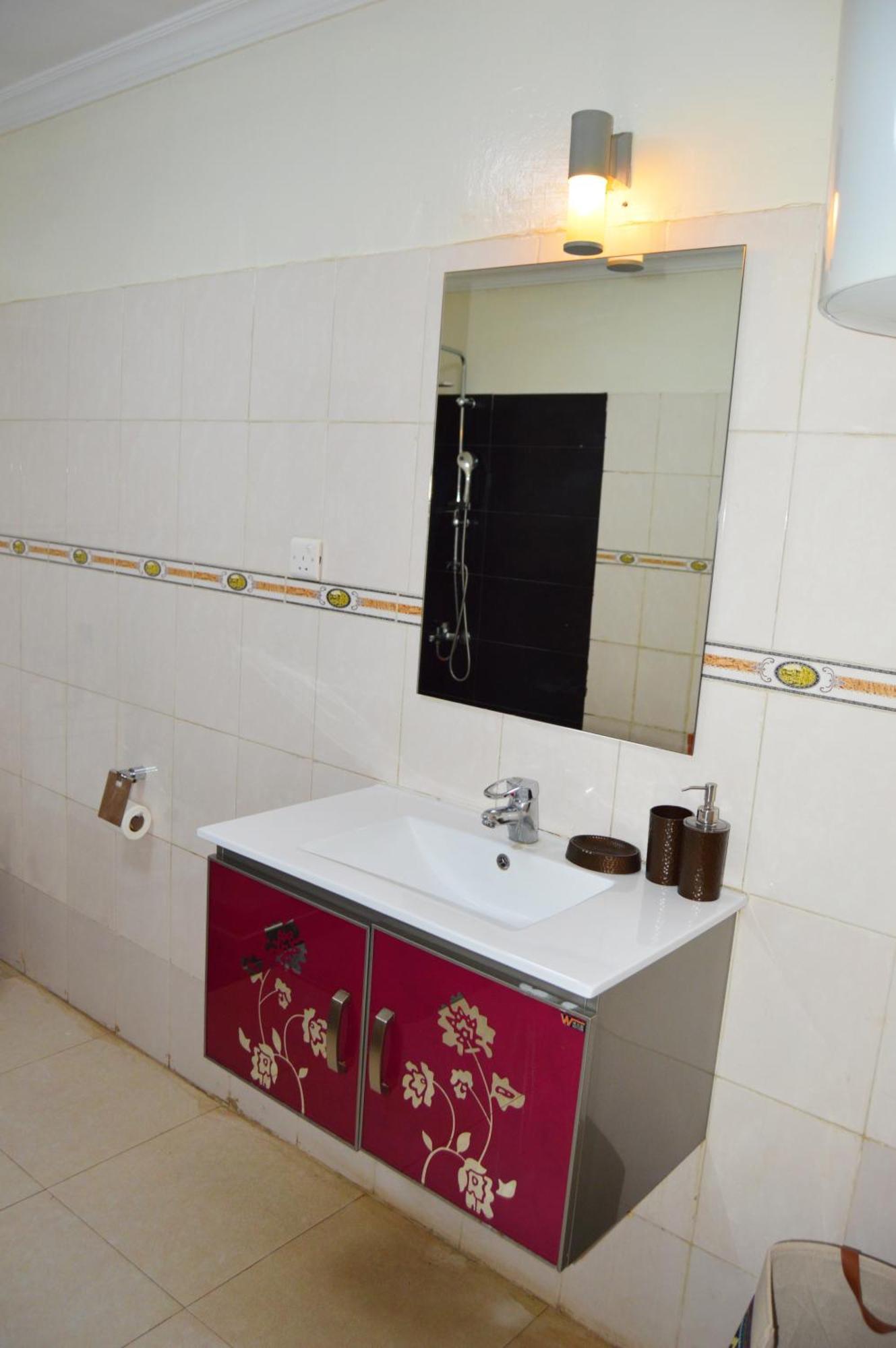 לובומבאשי Bougainvilla Boutique Hotel & Restaurant מראה חיצוני תמונה