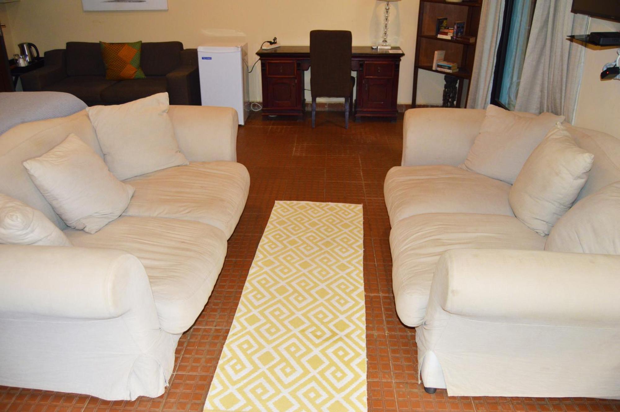 לובומבאשי Bougainvilla Boutique Hotel & Restaurant מראה חיצוני תמונה