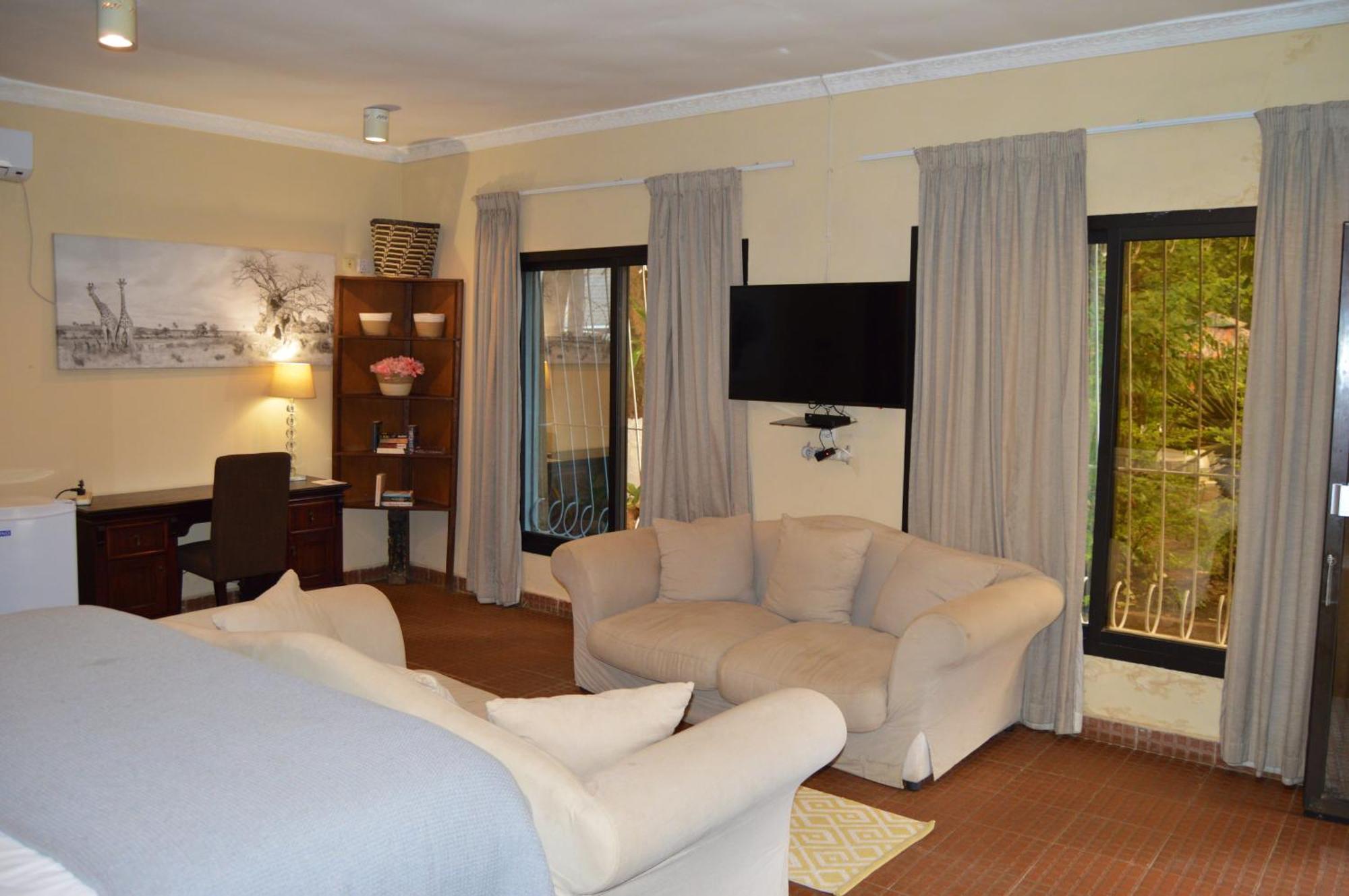 לובומבאשי Bougainvilla Boutique Hotel & Restaurant מראה חיצוני תמונה
