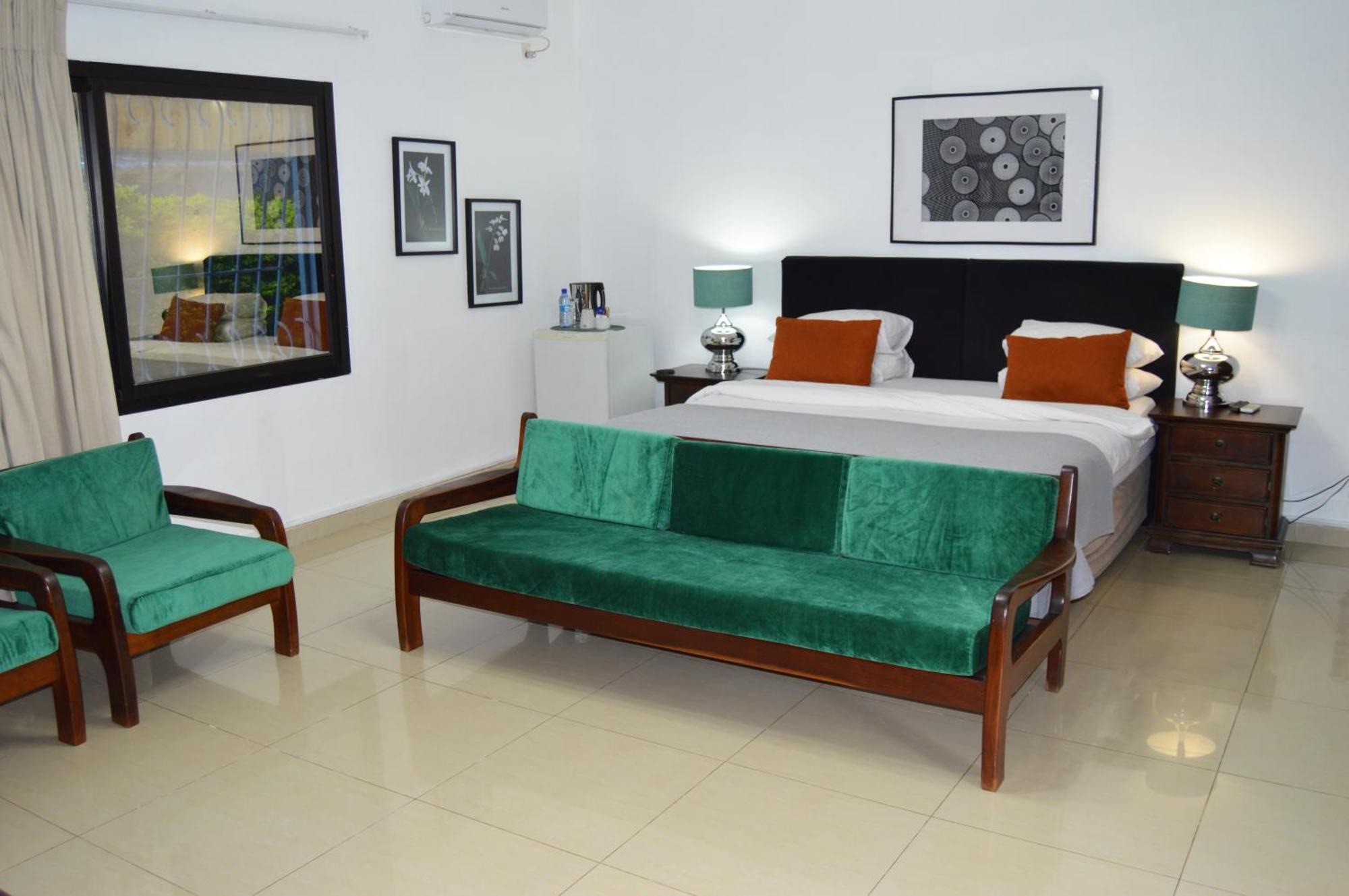 לובומבאשי Bougainvilla Boutique Hotel & Restaurant מראה חיצוני תמונה