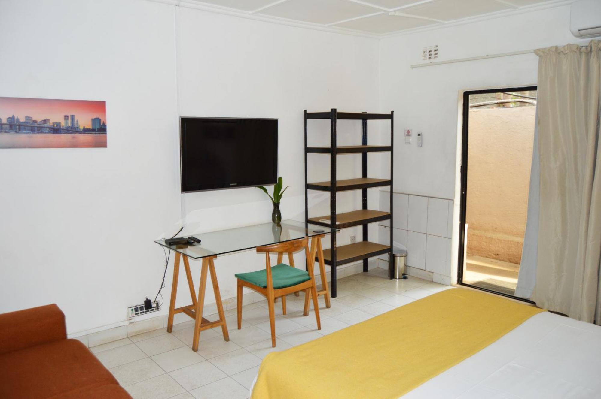 לובומבאשי Bougainvilla Boutique Hotel & Restaurant מראה חיצוני תמונה