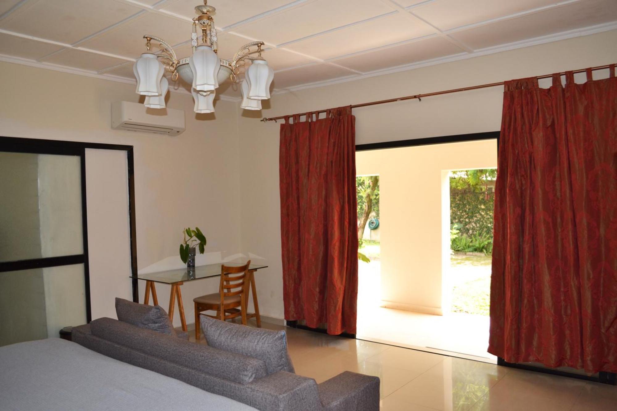 לובומבאשי Bougainvilla Boutique Hotel & Restaurant מראה חיצוני תמונה